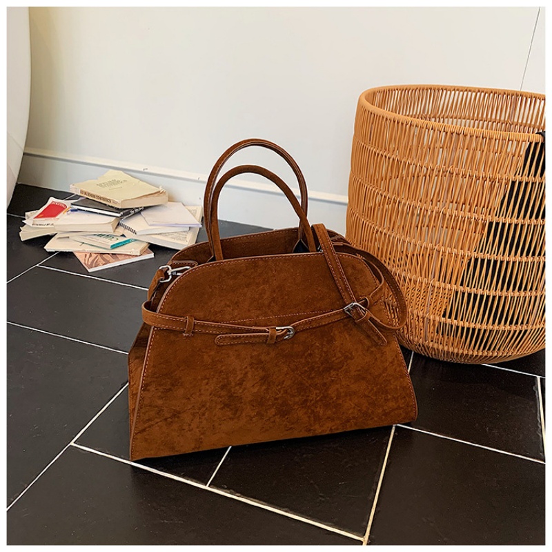 Structured dome-shaped handbag – обзор и цена Structured Handbag Top Handle