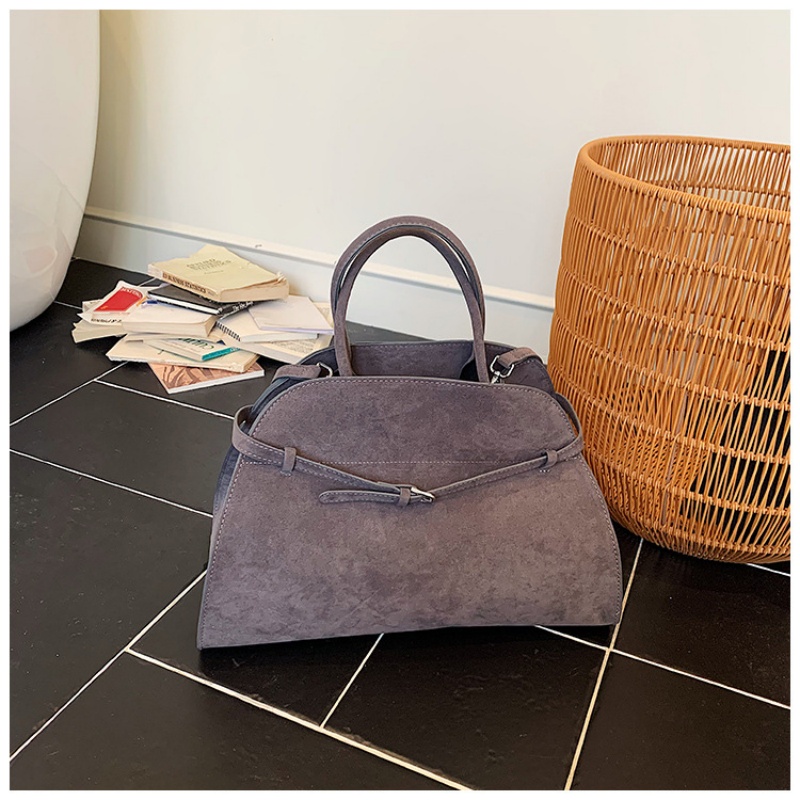 Structured dome-shaped handbag – обзор и цена Structured Handbag Top Handle