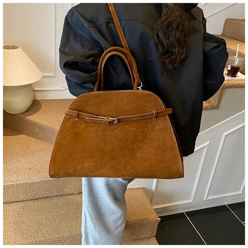 Structured dome-shaped handbag – обзор и цена Structured Handbag Top Handle