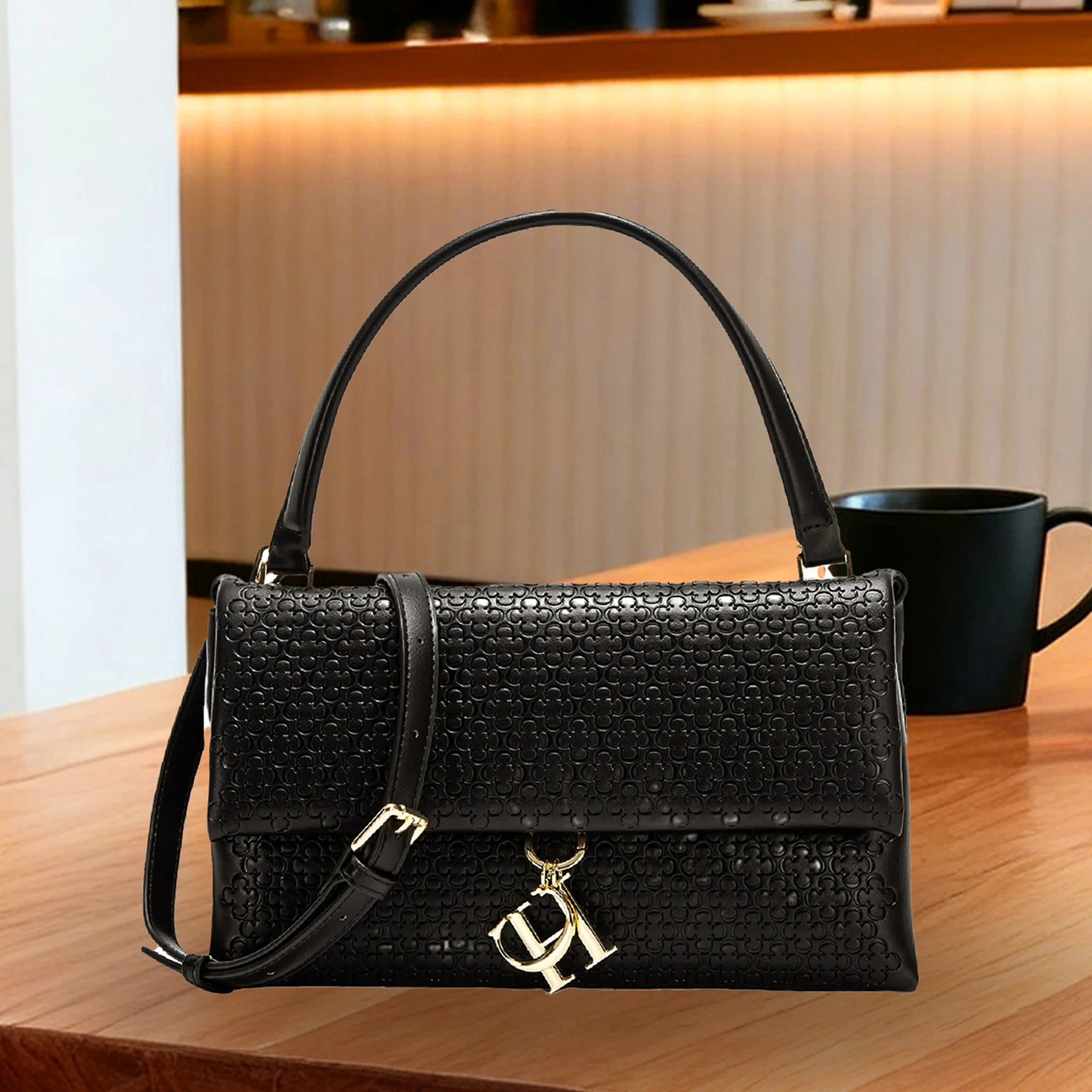 Elegant Handbag Monogram Embos – обзор и цена Structured Handbag Top Handle